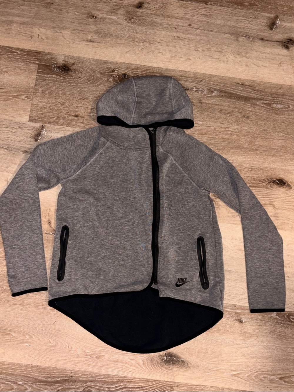 Nike Tech Fleece Women's Full-Zip Cape hoodie